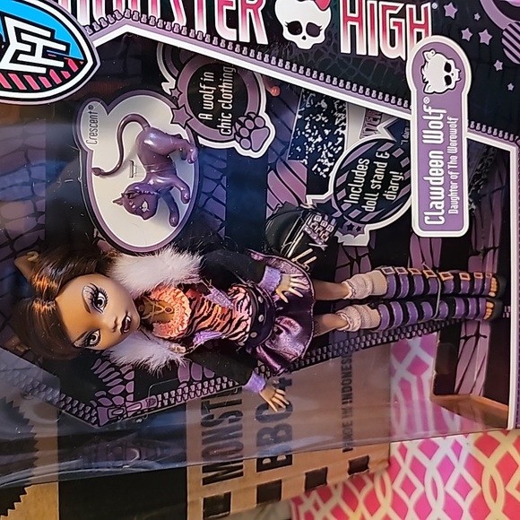 Monster High Clawdeen Wolf & Cresent the Cat - Picture 3 of 4